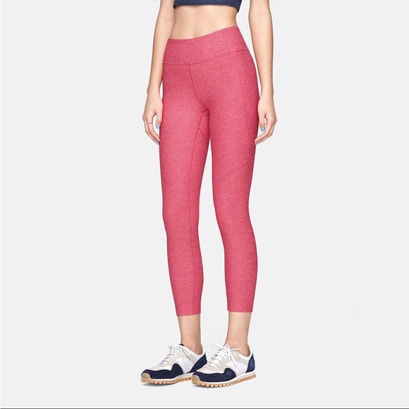Outdoor Voices 3/4 warm up leggings in flamingo pink. Size small - Picture 4 of 13